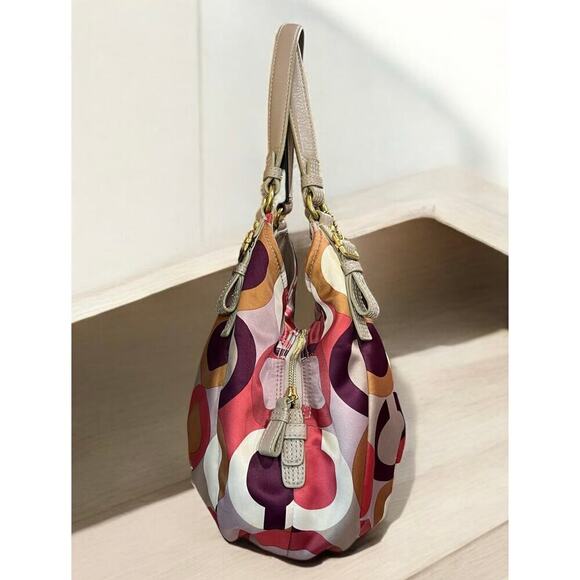 Coach 18764 Madison Op Art Maggie Shoulder Bag & Matching Key Chain Cardholder - Picture 4 of 15